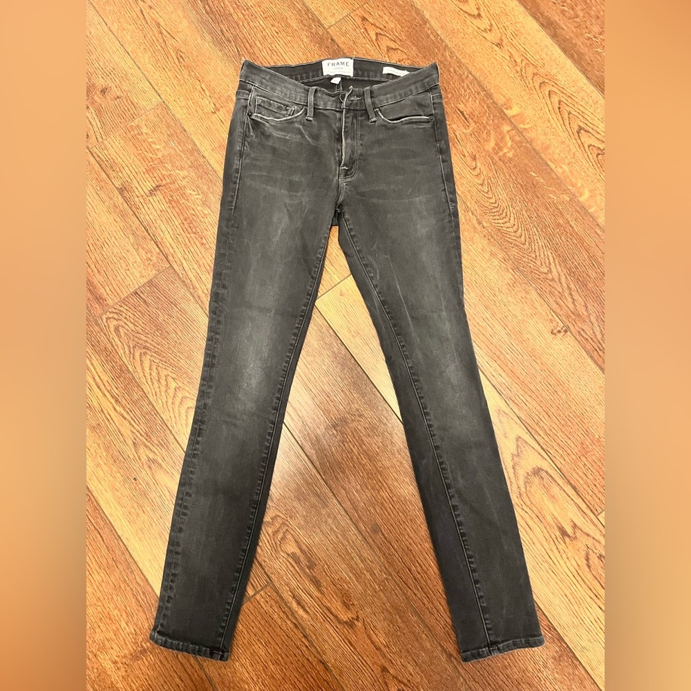 Frame- Le Skinny De Jeanne in dark gray